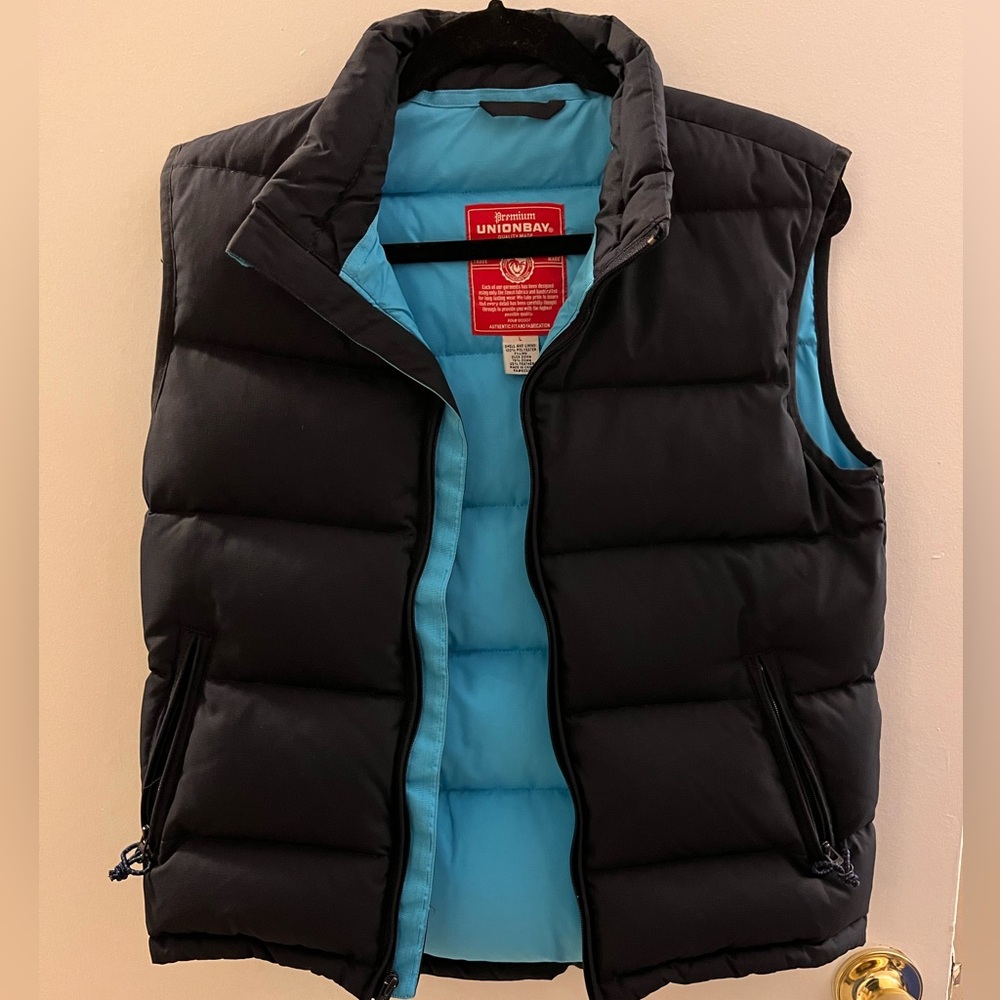 UNIONBAY Dark Blue Vest with Bright Blue Interior